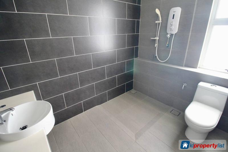 6 bedroom Semi-detached House for sale in Kajang - image 9