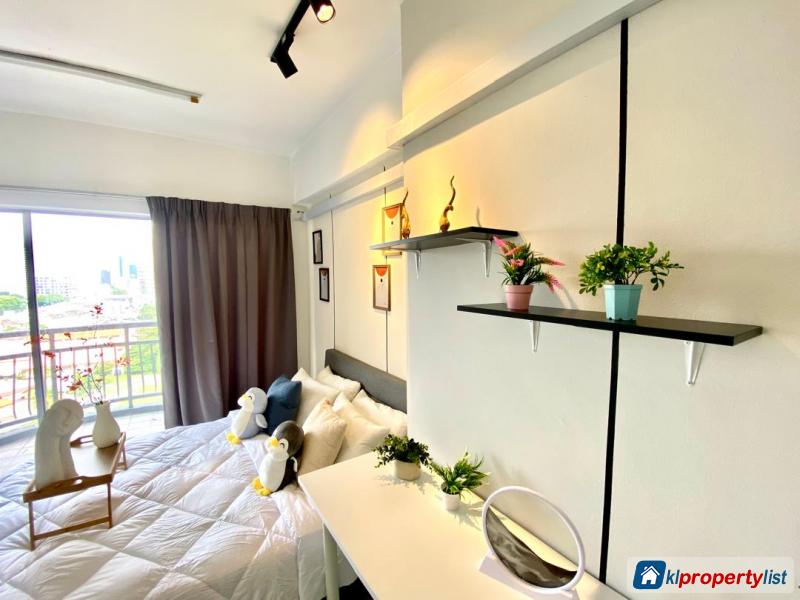 Room in apartment for rent in Sentul - image 4