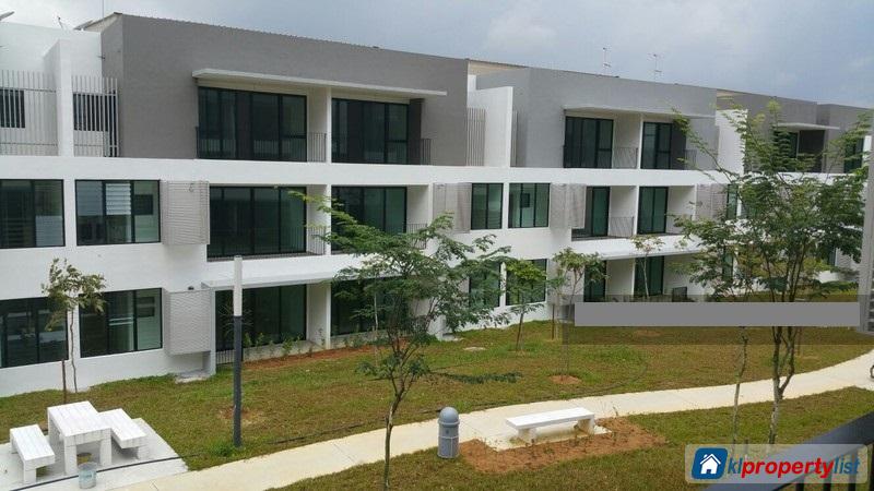 Picture of 4 bedroom Townhouse for sale in Shah Alam in Selangor