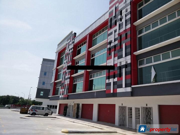 Shop-Office for sale in Serdang in Selangor