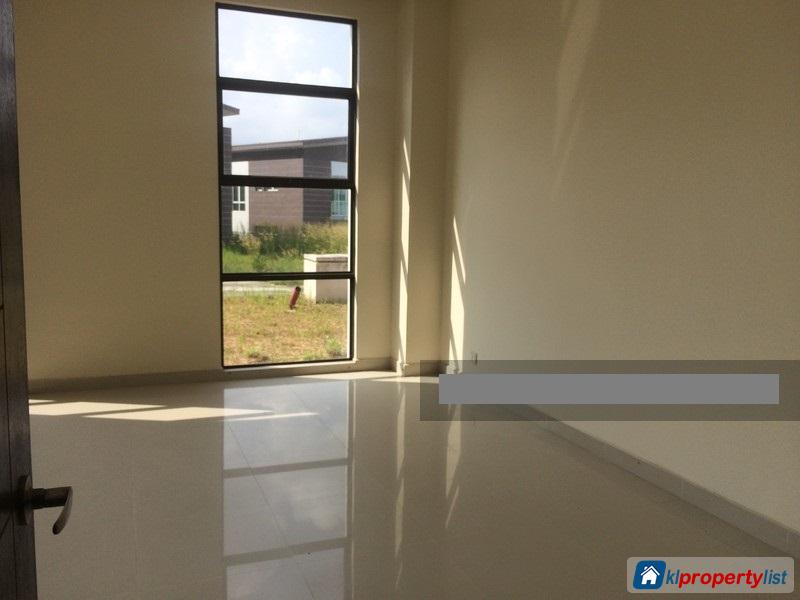 Picture of 5 bedroom Bungalow for sale in Shah Alam in Selangor