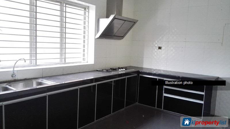 5 bedroom 2.5-sty Terrace/Link House for sale in Seri Kembangan in Malaysia - image