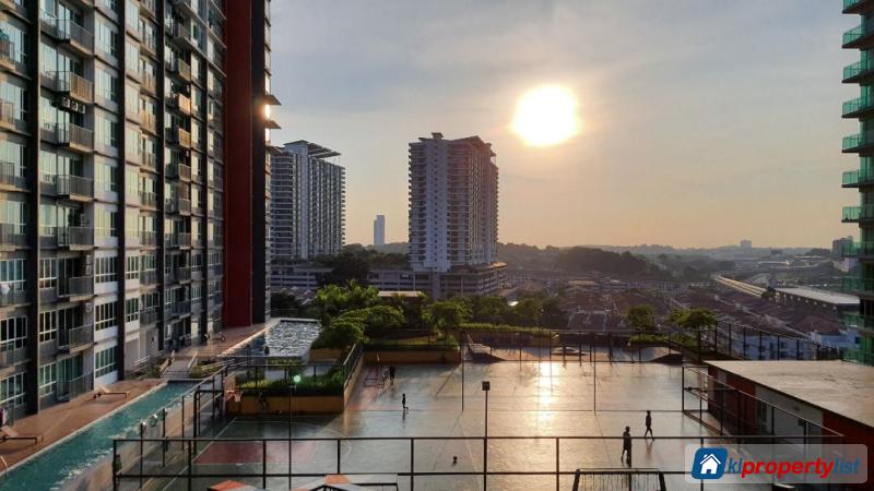 Room in condominium for rent in Damansara Damai in Selangor - image