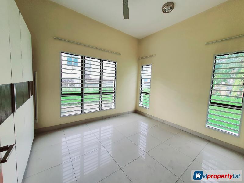 6 bedroom Bungalow for sale in Kajang in Malaysia - image