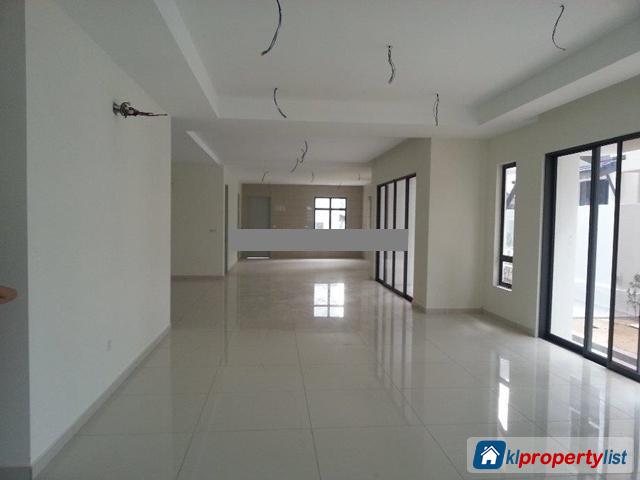 7 bedroom Semi-detached House for sale in Kajang in Selangor - image