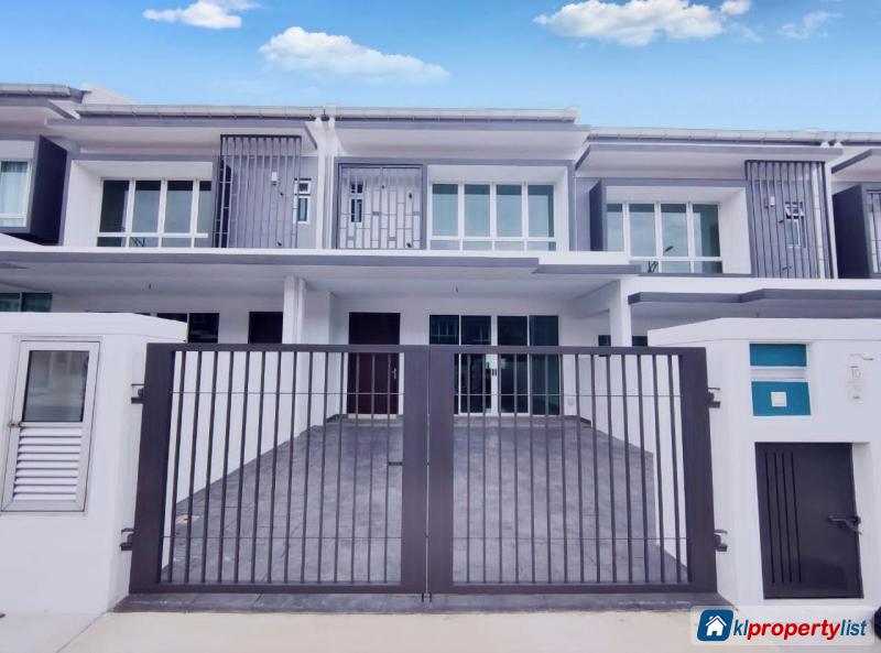 4 bedroom 2-sty Terrace/Link House for sale in Dengkil - image 1