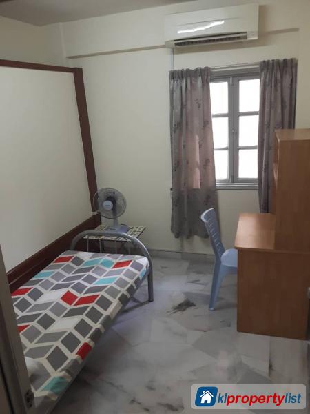 Room in apartment for rent in Bandar Sunway