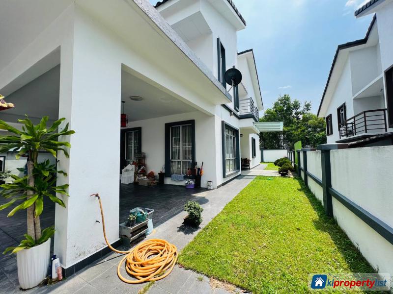 5 bedroom Semi-detached House for sale in Kajang in Selangor