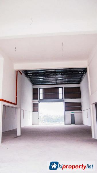 Factory for rent in Sungai Buloh - image 2
