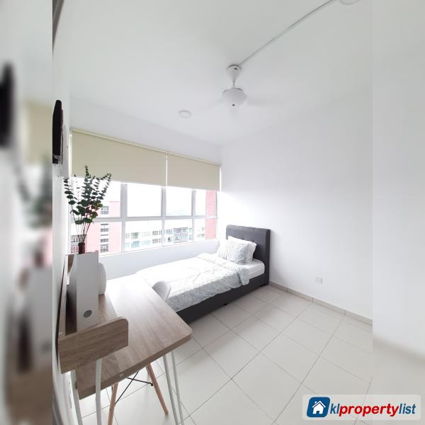 Room in condominium for rent in Damansara Damai - image 3