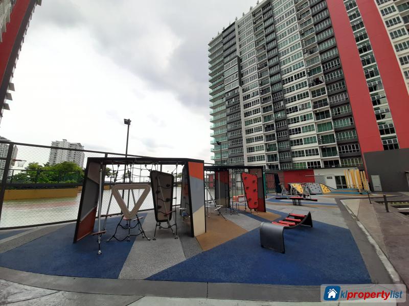 Room in condominium for rent in Damansara Damai - image 7
