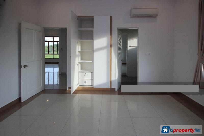 6 bedroom Bungalow for sale in Nusajaya - image 15