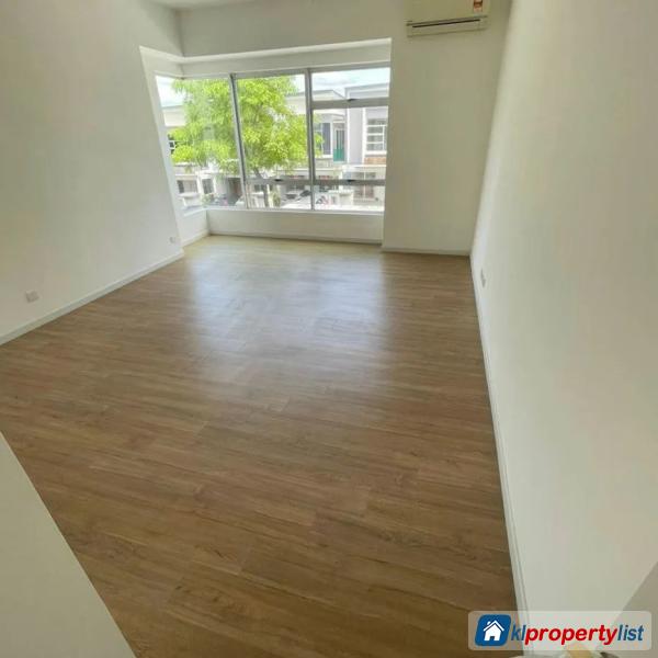 Picture of 6 bedroom Semi-detached House for sale in Kajang in Malaysia