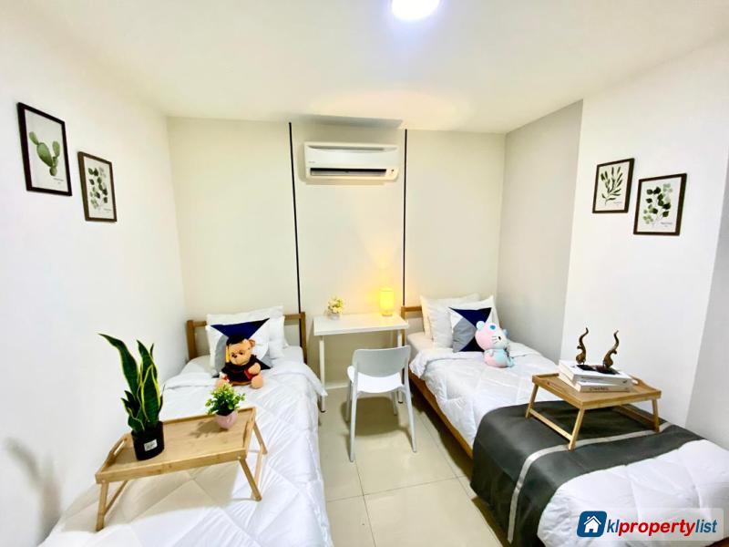 Shared room/Roommates for rent in Shah Alam - image 2