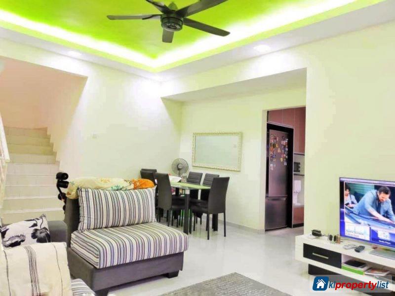3 bedroom Townhouse for sale in Seri Kembangan - image 2