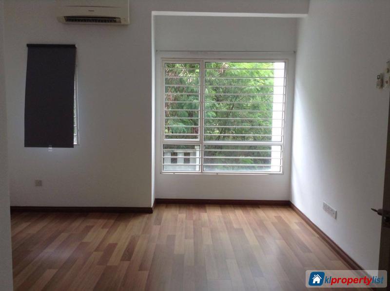 Picture of 4 bedroom Townhouse for sale in Seri Kembangan in Selangor