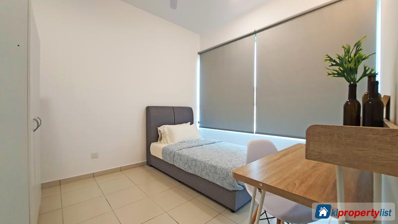 Room in condominium for rent in Damansara Damai - image 3