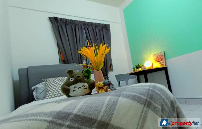 Room in condominium for rent in Sri Petaling - image 2