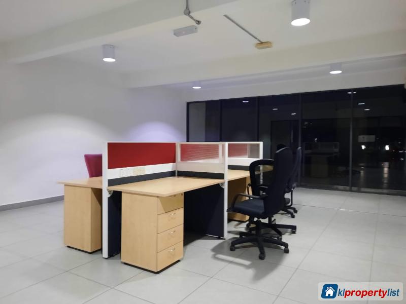 6 bedroom Condominium for sale in Seri Kembangan - image 9