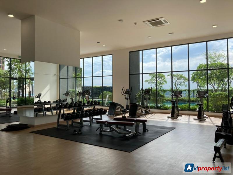 Room in condominium for rent in Kota Damansara - image 9