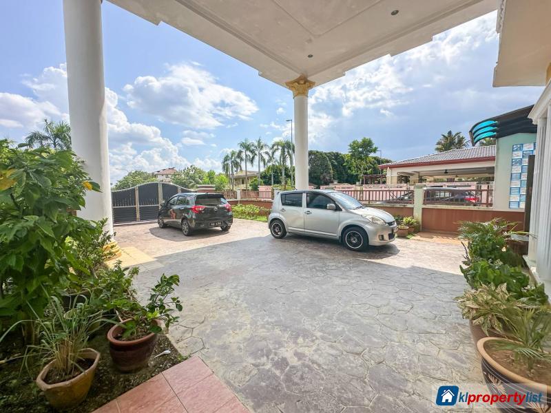 6 bedroom Semi-detached House for sale in Kajang in Selangor