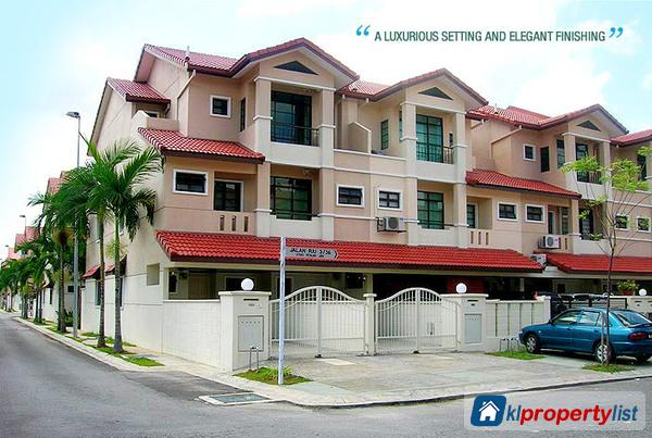 3 bedroom Townhouse for sale in Petaling Jaya
