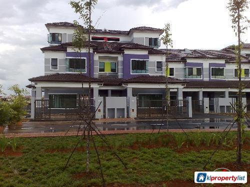 6 bedroom 2.5-sty Terrace/Link House for sale in Kuching - image 2