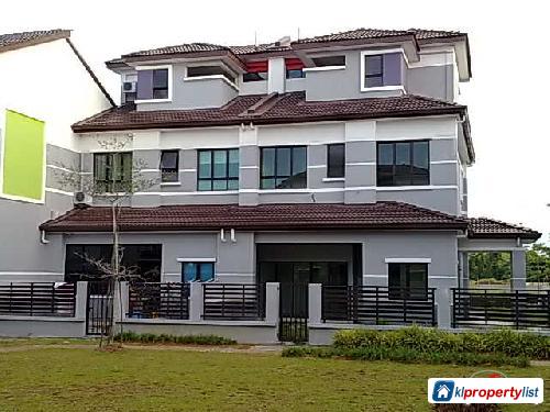 6 bedroom 2.5-sty Terrace/Link House for sale in Kuching - image 4