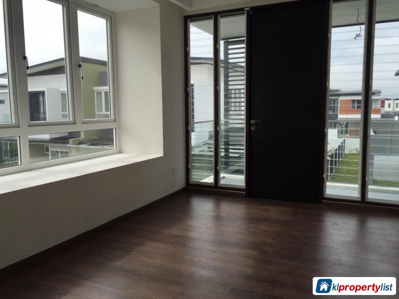 4 bedroom Semi-detached House for sale in Kuching - image 4