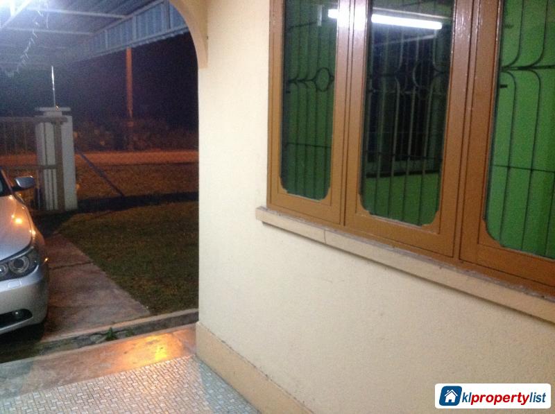 3 bedroom Zero-Lot Bungalow for sale in Taiping - image 2