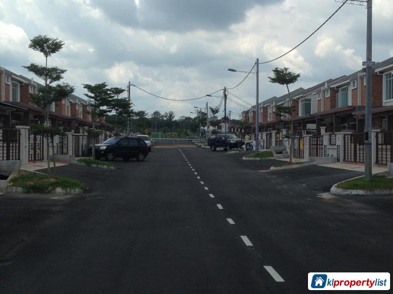 3 bedroom 2-sty Terrace/Link House for sale in Desa Pandan - image 2