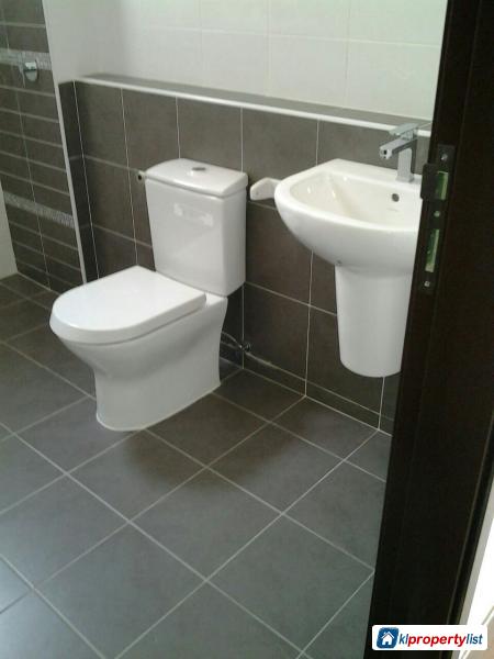 Picture of 6 bedroom 2-sty Terrace/Link House for sale in Banting in Selangor