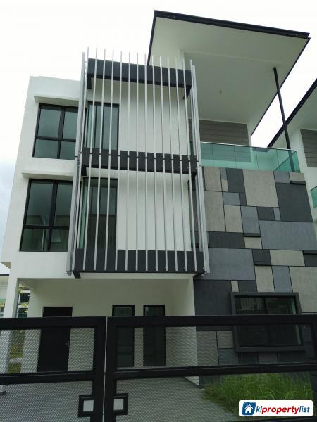 7 bedroom Semi-detached House for sale in Kajang in Selangor