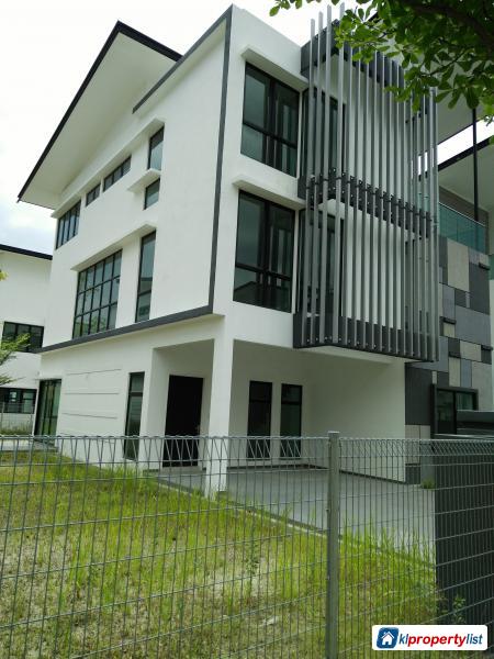 7 bedroom Semi-detached House for sale in Kajang in Malaysia