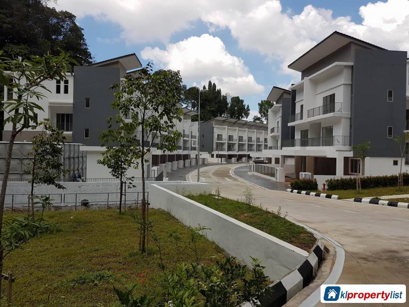 7 bedroom 3-sty Terrace/Link House for sale in Ipoh - image 2