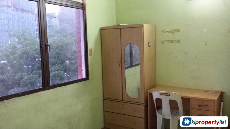 Room in apartment for rent in Bayan Lepas - image 5
