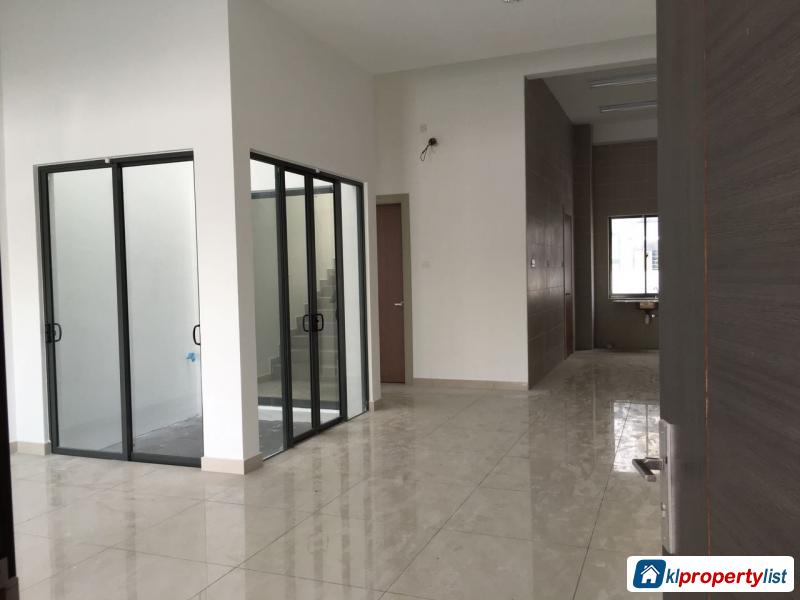 5 bedroom 3-sty Terrace/Link House for sale in Greenlane - image 2