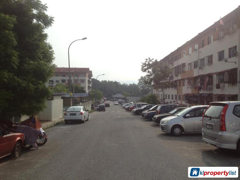 3 bedroom Apartment for sale in Semenyih in Selangor - image