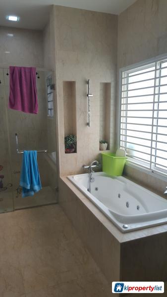 6 bedroom Semi-detached House for sale in Cheras