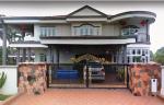6 bedroom Bungalow for sale in Kuala Langat